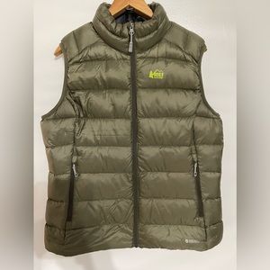 REI Co-op Women's Large Green Down Puffer Vest. Pre owned great condition.
